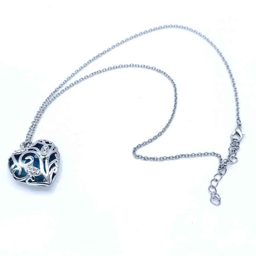 Heart Necklace Silver Tone Blue Filigree Boho Inlay Rhinestones 20"‎ Chain